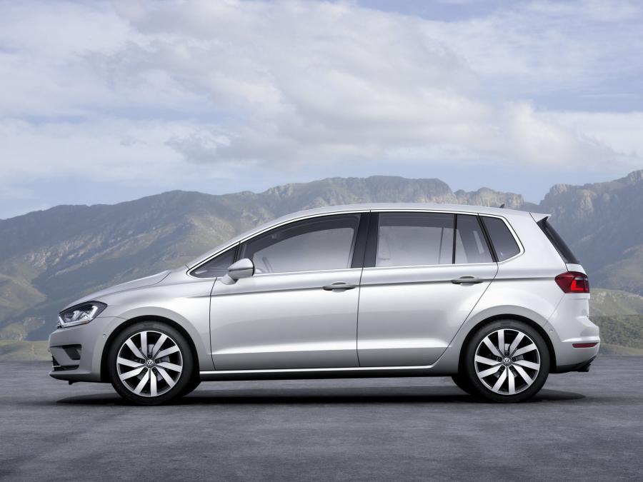  Volkswagen Golf Sportsvan Concept 2013 года  (фото 5 из 14)